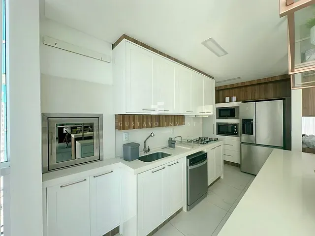 Apartamento 4 quartos e 3 banheiros, para alugar, no bairro Pioneiros em Balneário Camboriú