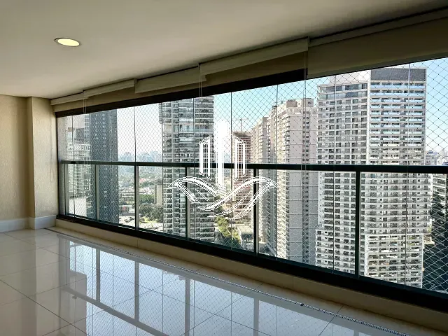 Apartamento 3 quartos e 5 banheiros, à venda ou para alugar, no bairro Chácara Santo Antônio em São Paulo