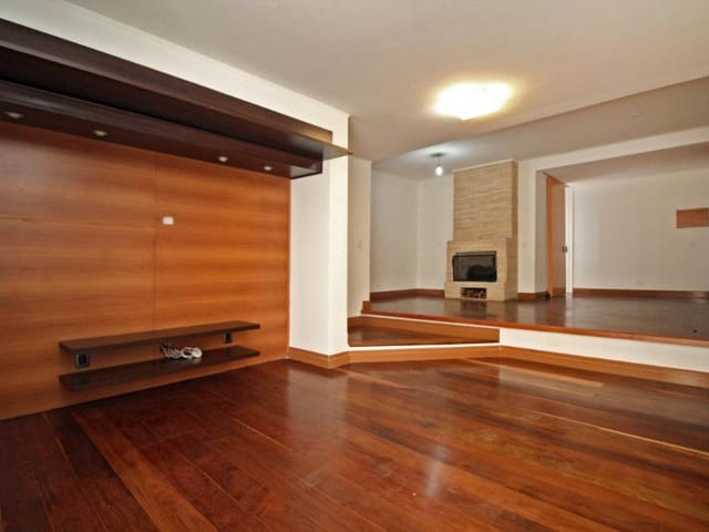 Foto do Apartamento - Apartamento à venda com 127m², 3 quartos, 1 suíte, 2 vagas de garagem em Moema - São Paulo/SP | Paulista Imóveis