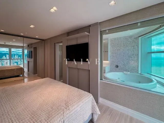 Apartamento com 368m² 3 quartos e 5 banheiros, à venda, no bairro Pioneiros em Balneário Camboriú