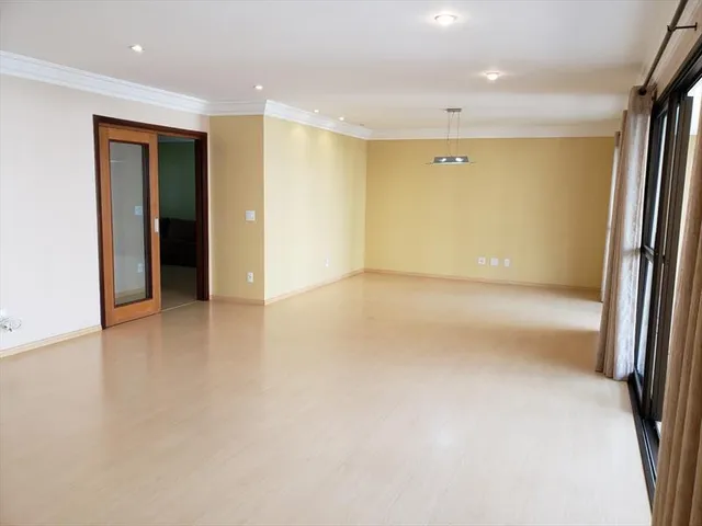 Apartamento com 325m² 3 quartos e 5 banheiros, à venda, no bairro Gleba Palhano em Londrina