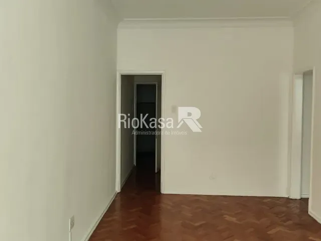 Apartamento 2 quartos e 2 banheiros, para alugar, no bairro Humaitá em Rio de Janeiro
