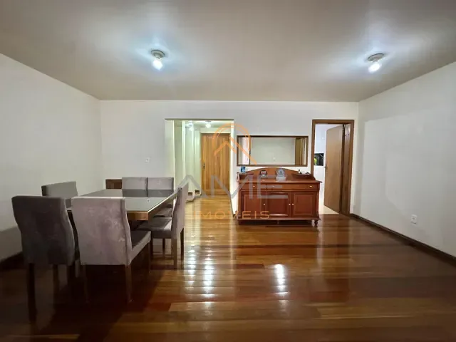 Apartamento 3 quartos e 3 banheiros, à venda, no bairro Centro em Pelotas