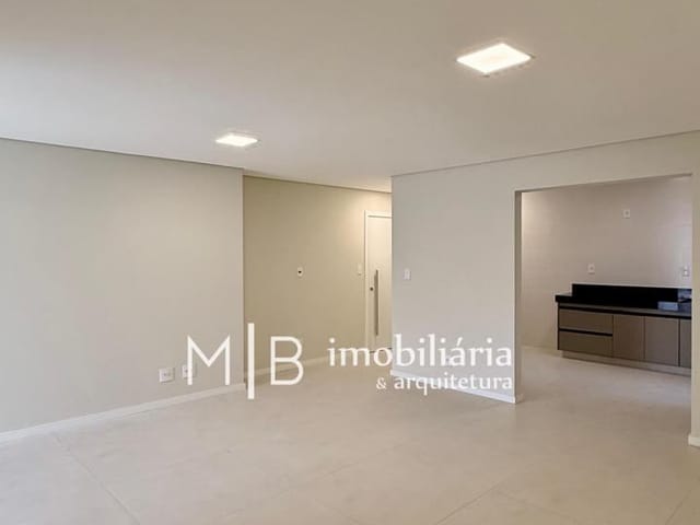 Apartamento 3 quartos e 2 banheiros, para alugar, no bairro Centenário em Lavras