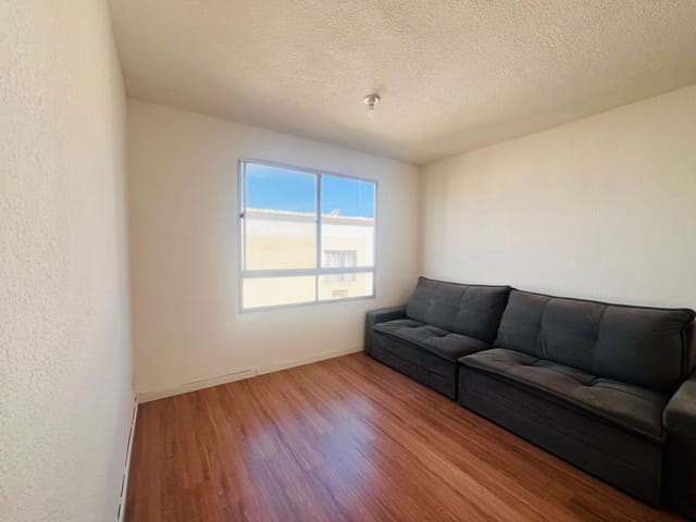 Apartamento 2 quartos e 1 banheiro, à venda, no bairro Cosmos em Rio de Janeiro