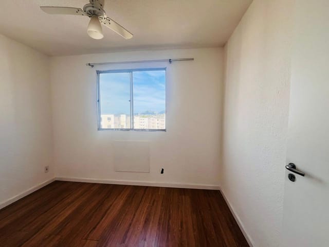 Apartamento 2 quartos e 1 banheiro, à venda, no bairro Cosmos em Rio de Janeiro