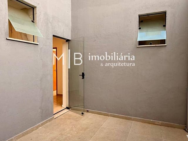 Apartamento 3 quartos e 2 banheiros, à venda ou para alugar, no bairro Residencial Santana em Lavras