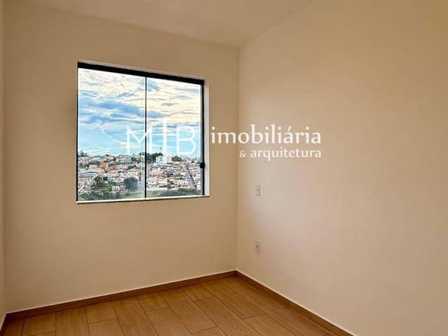 Apartamento 3 quartos e 2 banheiros, à venda ou para alugar, no bairro Residencial Santana em Lavras