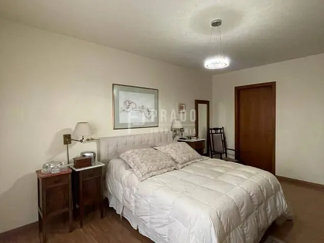 Apartamento 4 quartos e 3 banheiros, à venda, no bairro Centro em Pelotas