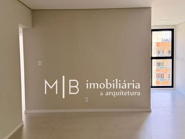 Apartamento 3 quartos e 2 banheiros, para alugar, no bairro Centenário em Lavras