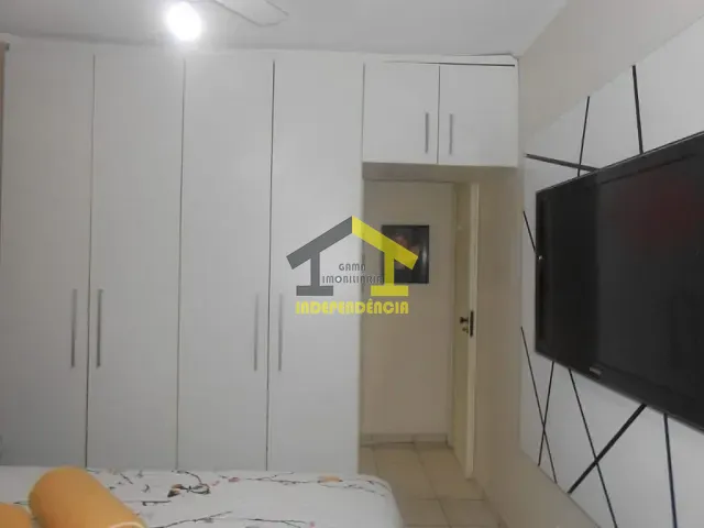 Apartamento 2 quartos e 1 banheiro, à venda, no bairro Guilhermina em Praia Grande