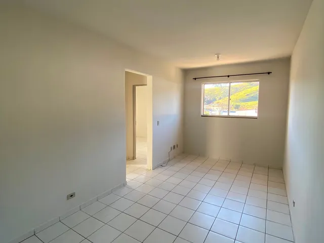 Apartamento 2 quartos e 1 banheiro, para alugar, no bairro Centro em Extrema