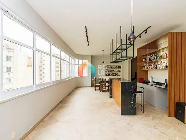 Apartamento com 300m² 4 quartos e 3 banheiros, à venda, no bairro Copacabana em Rio de Janeiro