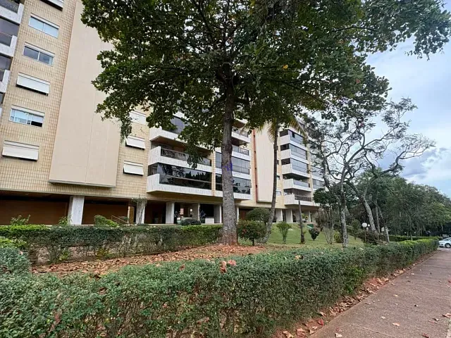 Apartamento com 215m² 3 quartos e 3 banheiros, para alugar, no bairro Asa Norte em Brasília