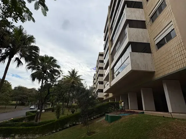 Apartamento com 215m² 3 quartos e 3 banheiros, para alugar, no bairro Asa Norte em Brasília