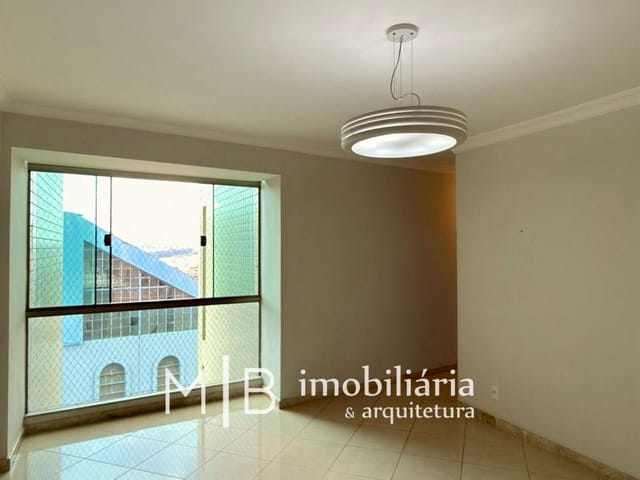 Apartamento 4 quartos e 2 banheiros, para alugar, no bairro Centro em Lavras