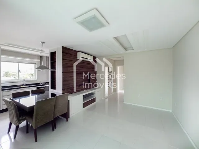 Apartamento com 80m² 2 quartos e 3 banheiros, para alugar, no bairro Centro em Itajaí