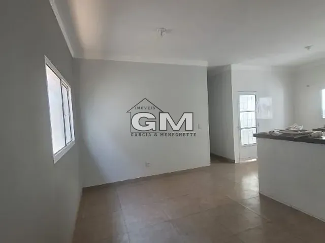 Casa com 200m² 3 quartos e 2 banheiros, à venda, no bairro Vila Sicília (Cruz Posses) em Sertãozinho