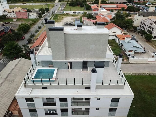 Apartamento com 76m² 2 quartos e 1 banheiro, à venda, no bairro Canasvieiras em Florianópolis