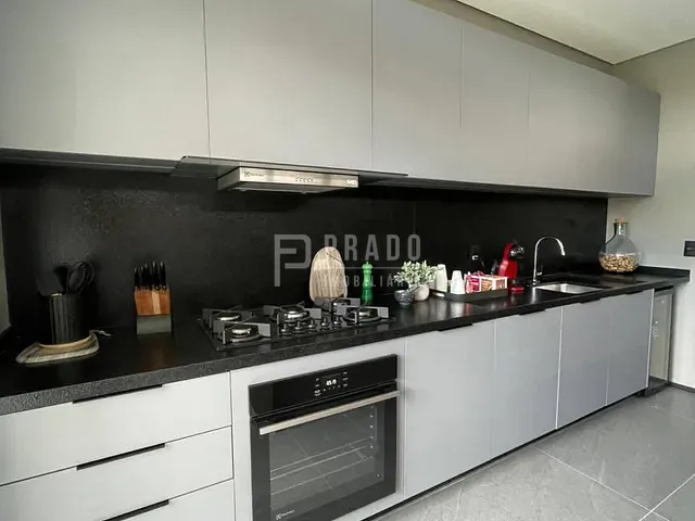 Apartamento 2 quartos e 1 banheiro, à venda, no bairro São Gonçalo em Pelotas
