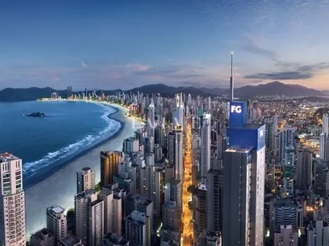 Apartamento com 284m² 4 quartos e 6 banheiros, à venda, no bairro Centro em Balneário Camboriú
