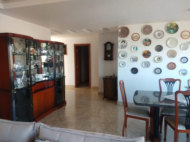 Apartamento com 255m² 4 quartos e 4 banheiros, à venda, no bairro Praia do Pecado em Macaé