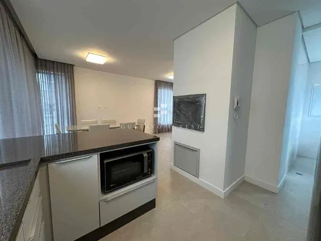 Apartamento 2 quartos e 3 banheiros, para alugar, no bairro Centro em Balneário Camboriú