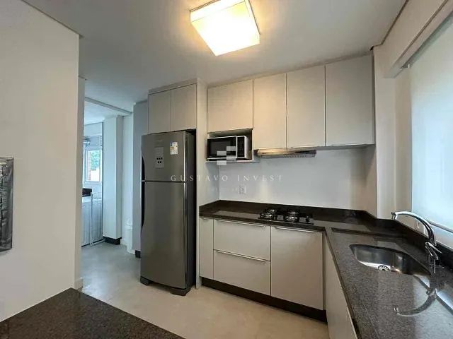 Apartamento 2 quartos e 3 banheiros, para alugar, no bairro Centro em Balneário Camboriú