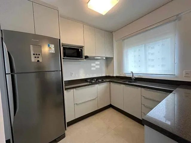 Apartamento 2 quartos e 3 banheiros, para alugar, no bairro Centro em Balneário Camboriú
