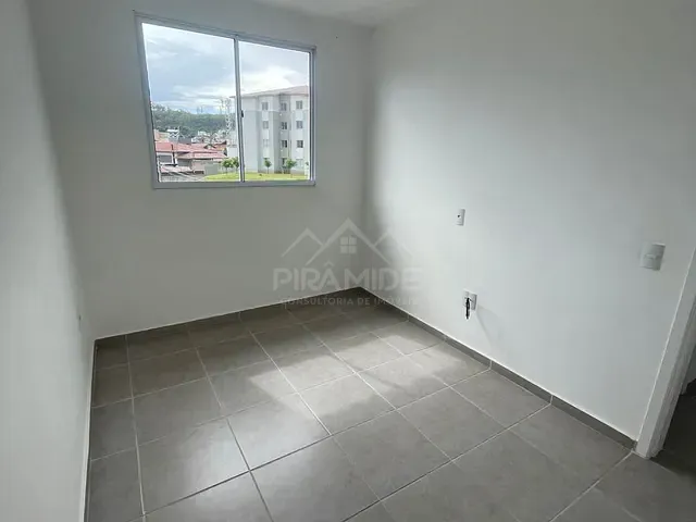 Apartamento 2 quartos e 1 banheiro, à venda, no bairro Loteamento Residencial Tiradentes em Poços de Caldas