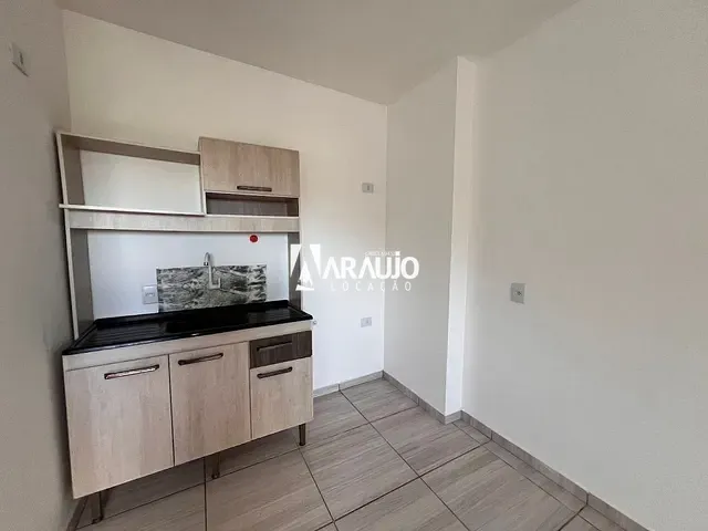 Apartamento 2 quartos e 1 banheiro, para alugar, no bairro Espinheiros em Itajaí
