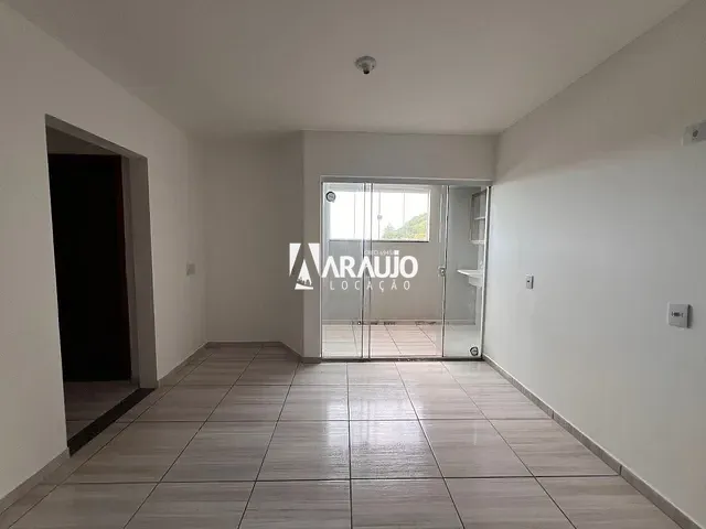 Apartamento 2 quartos e 1 banheiro, para alugar, no bairro Espinheiros em Itajaí