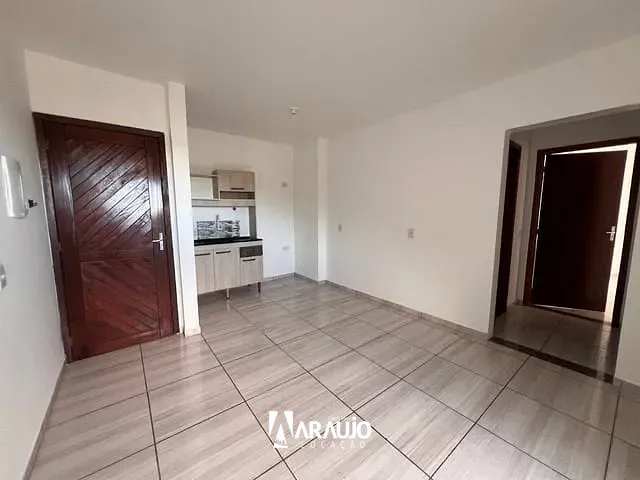 Apartamento 2 quartos e 1 banheiro, para alugar, no bairro Espinheiros em Itajaí