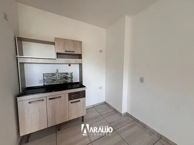 Apartamento 2 quartos e 1 banheiro, para alugar, no bairro Espinheiros em Itajaí