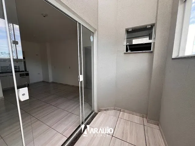 Apartamento 2 quartos e 1 banheiro, para alugar, no bairro Espinheiros em Itajaí