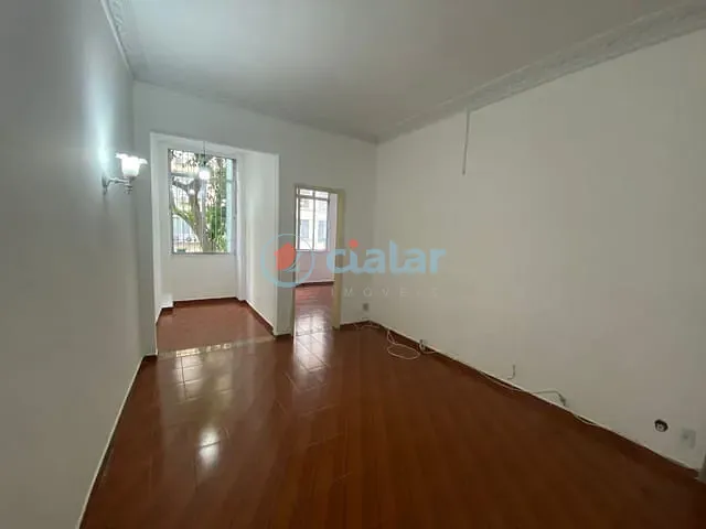 Apartamento com 42m² 1 quarto e 1 banheiro, para alugar, no bairro Copacabana em Rio de Janeiro