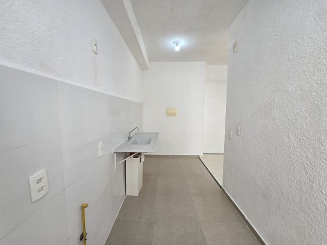 Apartamento 2 quartos e 1 banheiro, à venda, no bairro Cosmos em Rio de Janeiro