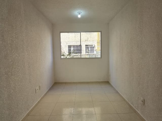 Apartamento 2 quartos e 1 banheiro, à venda, no bairro Cosmos em Rio de Janeiro