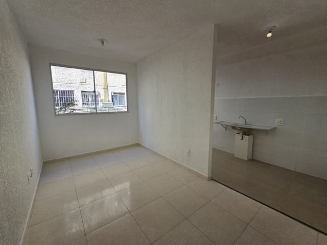 Apartamento 2 quartos e 1 banheiro, à venda, no bairro Cosmos em Rio de Janeiro