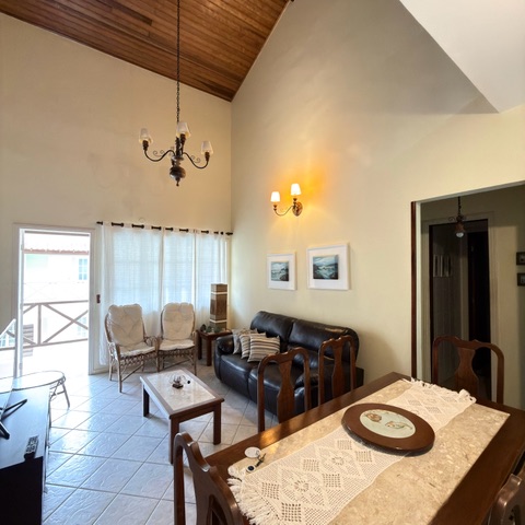 Apartamento com 110m² 4 quartos e 5 banheiros, à venda, no bairro Ogiva em Cabo Frio