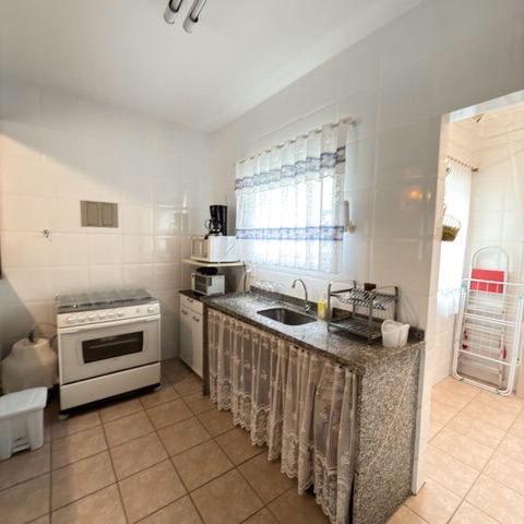 Apartamento com 110m² 4 quartos e 5 banheiros, à venda, no bairro Ogiva em Cabo Frio