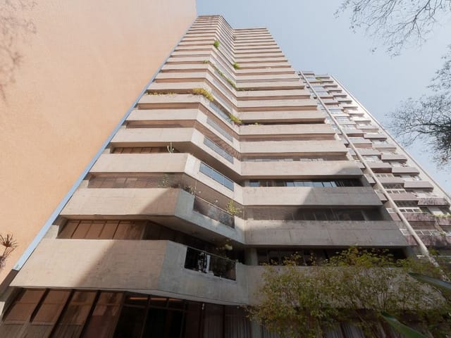 Apartamento 4 quartos e 4 banheiros, à venda, no bairro Batel em Curitiba