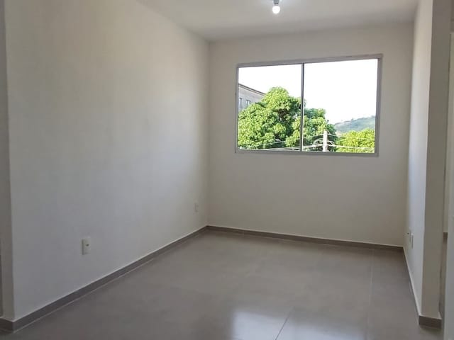 Apartamento 2 quartos e 1 banheiro, à venda, no bairro Cosmos em Rio de Janeiro