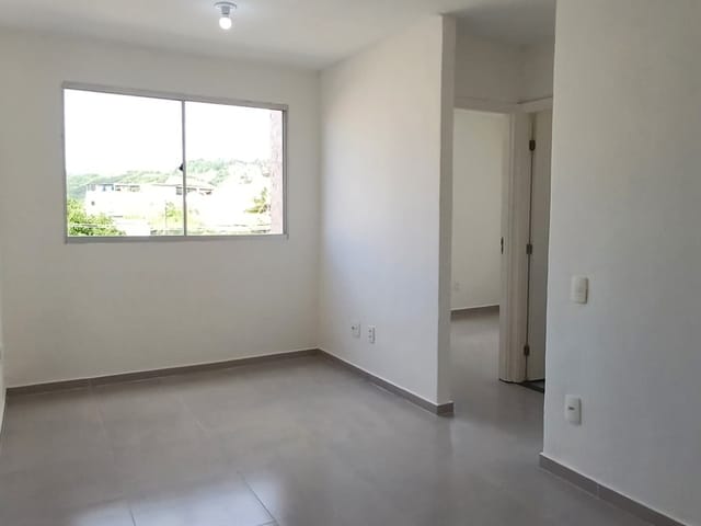 Apartamento 2 quartos e 1 banheiro, à venda, no bairro Cosmos em Rio de Janeiro