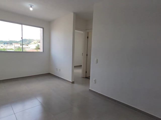 Apartamento 2 quartos e 1 banheiro, à venda, no bairro Cosmos em Rio de Janeiro