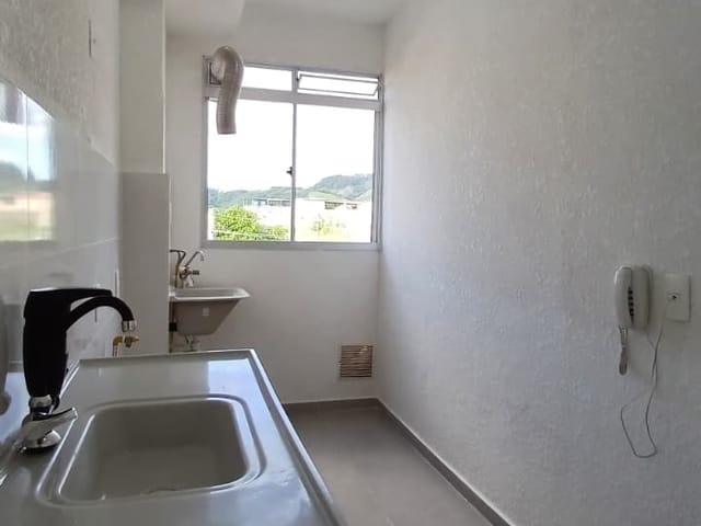 Apartamento 2 quartos e 1 banheiro, à venda, no bairro Cosmos em Rio de Janeiro