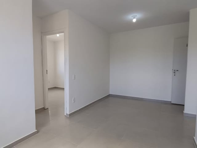 Apartamento 2 quartos e 1 banheiro, à venda, no bairro Cosmos em Rio de Janeiro