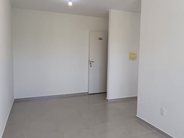 Apartamento 2 quartos e 1 banheiro, à venda, no bairro Cosmos em Rio de Janeiro