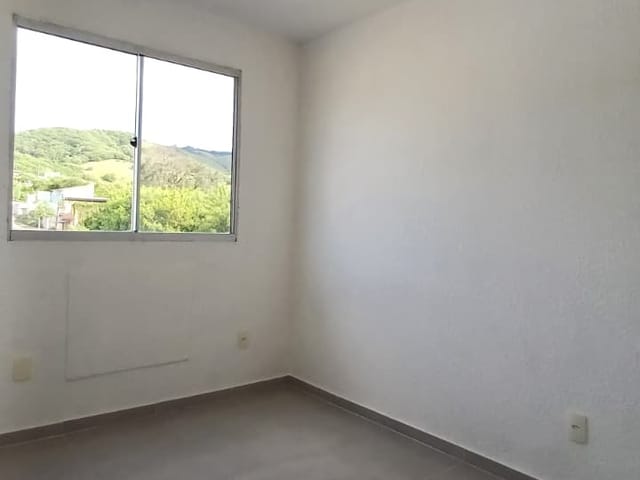 Apartamento 2 quartos e 1 banheiro, à venda, no bairro Cosmos em Rio de Janeiro