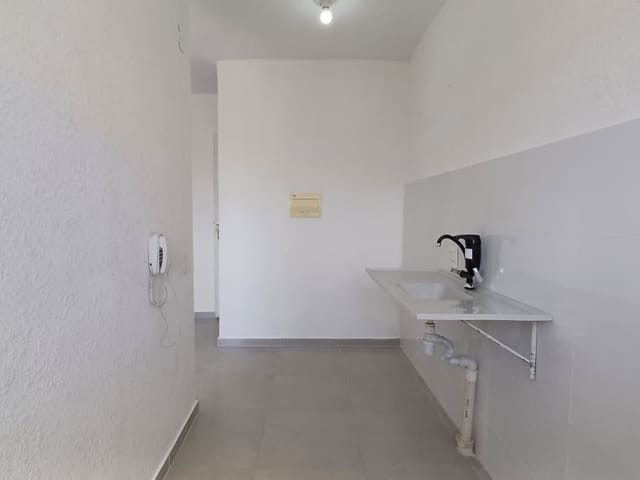 Apartamento 2 quartos e 1 banheiro, à venda, no bairro Cosmos em Rio de Janeiro